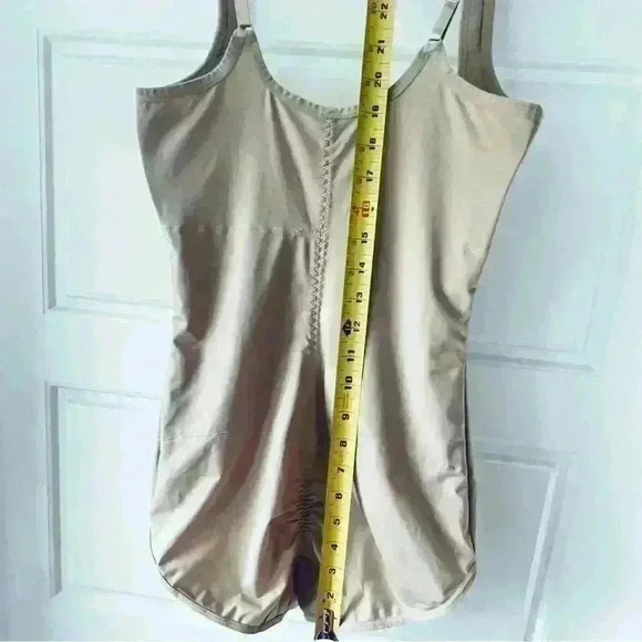MARILYN MONROE TAN OPEN BUST SHAPEWEAR SIZE LARGE - Picture 7 of 11
